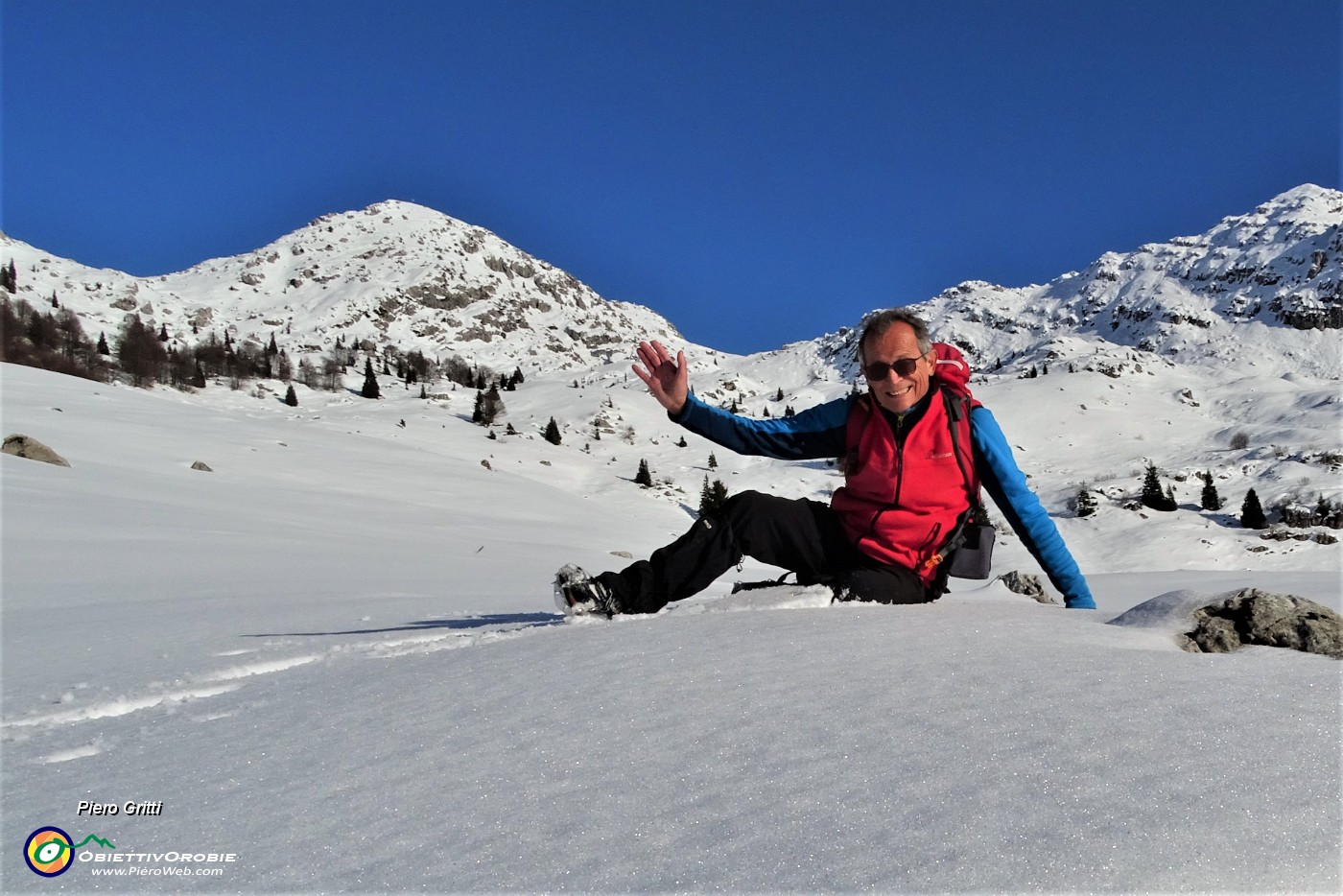 03 Salendo dalla Baita Sura (1568 m) al Passo 'La forca (1848 m) pestando neve.JPG